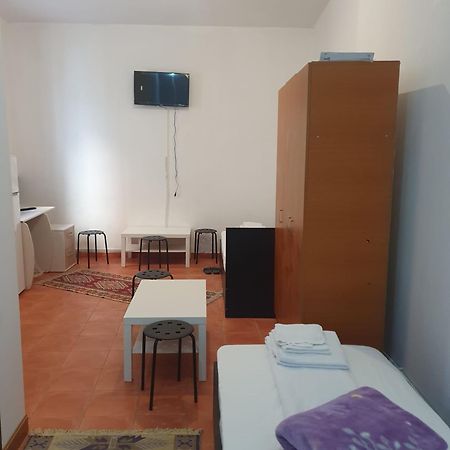 Cazare - Accommodation Бухарест Экстерьер фото