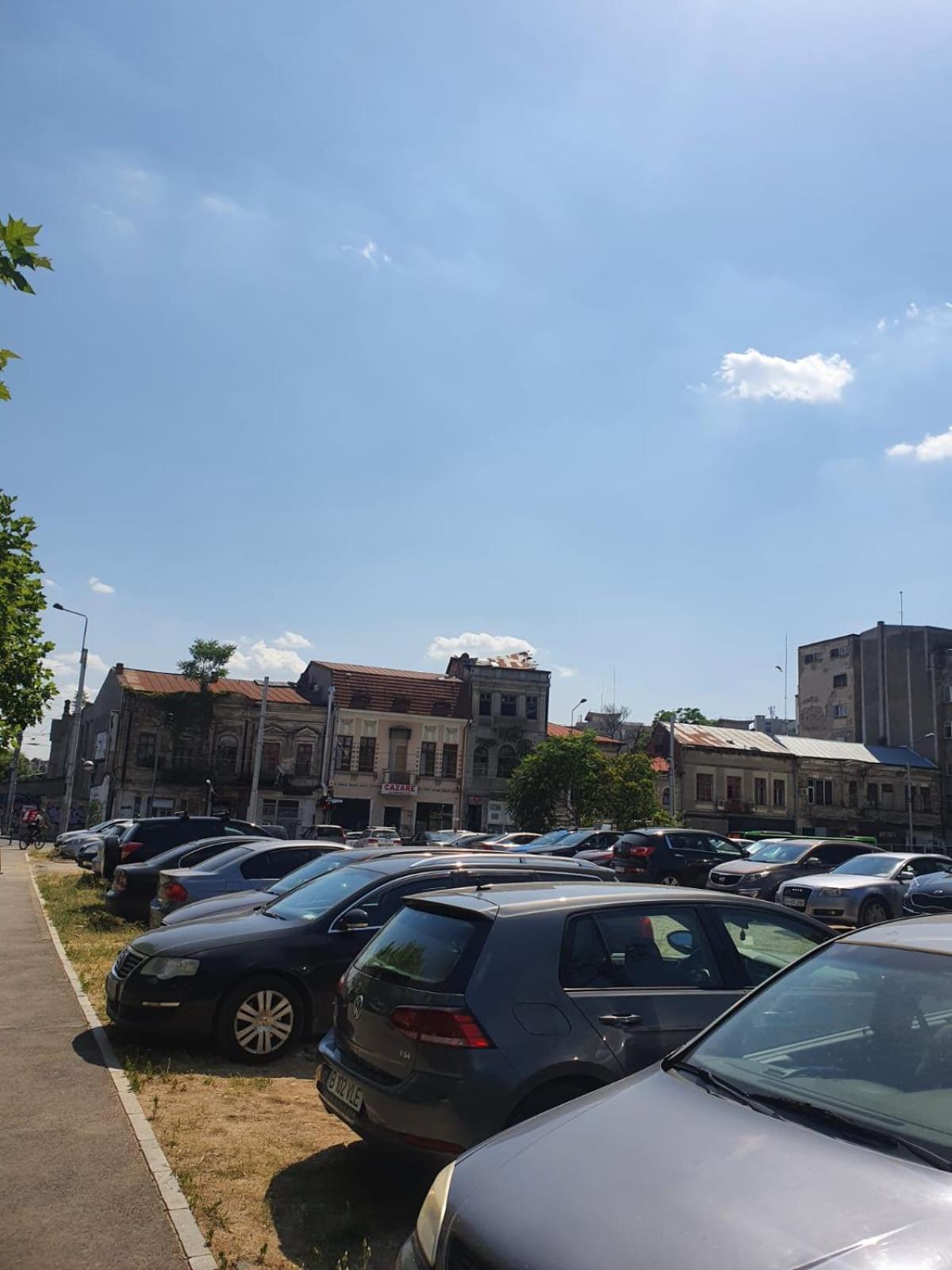 Cazare - Accommodation Бухарест Экстерьер фото