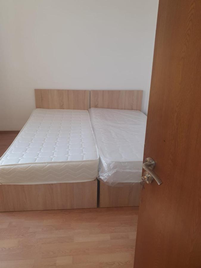 Cazare - Accommodation Бухарест Экстерьер фото