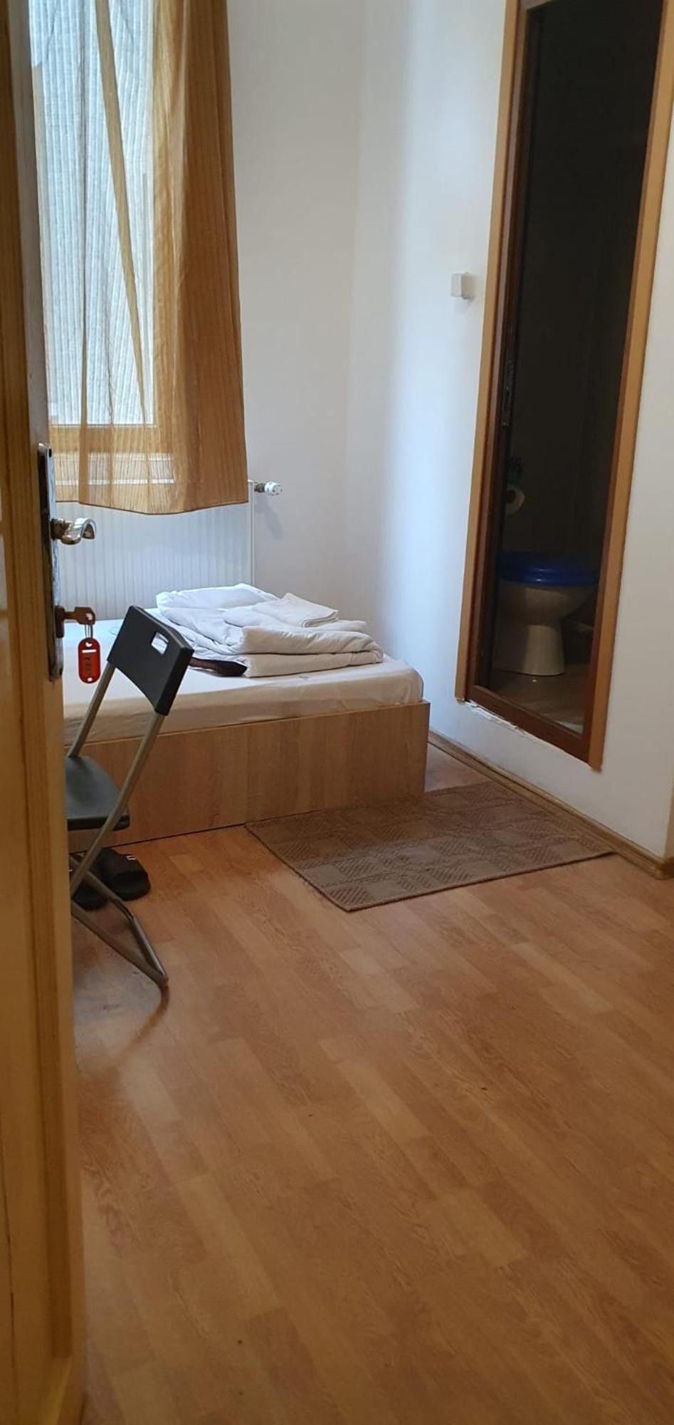 Cazare - Accommodation Бухарест Экстерьер фото