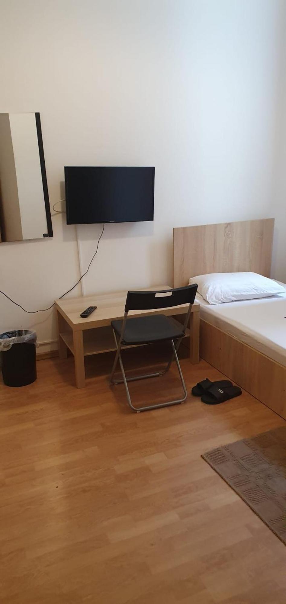 Cazare - Accommodation Бухарест Экстерьер фото