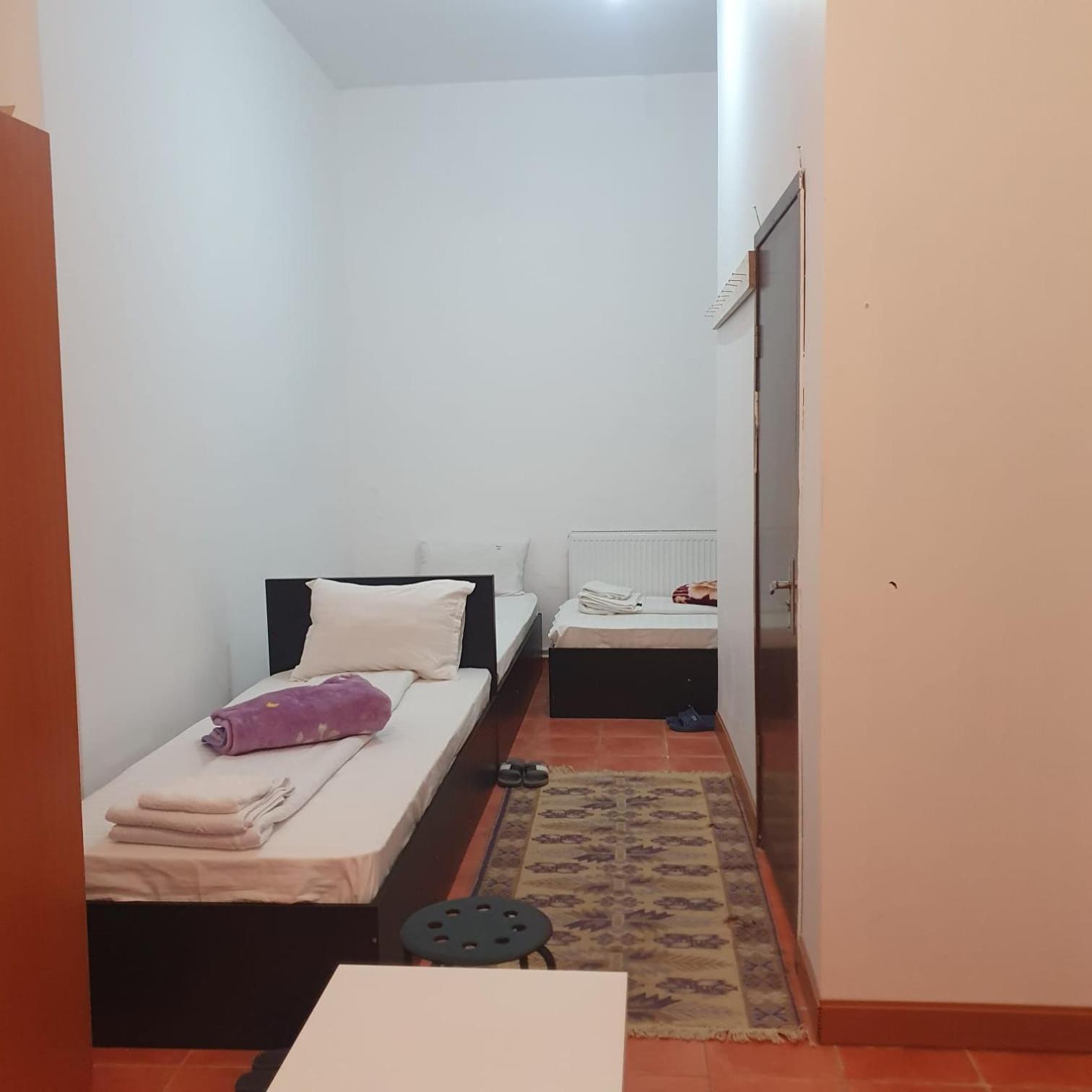 Cazare - Accommodation Бухарест Экстерьер фото